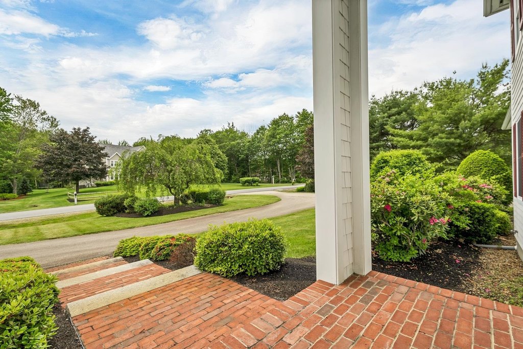 Gilford, New Hampshire, 03249, United States, 4 Bedrooms Bedrooms, ,3.5 BathroomsBathrooms,Residential,Forsale,1893887