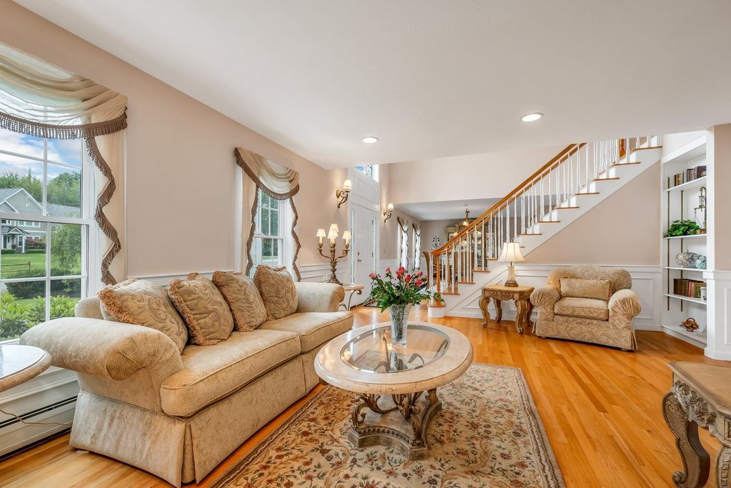 Gilford, New Hampshire, 03249, United States, 4 Bedrooms Bedrooms, ,3.5 BathroomsBathrooms,Residential,Forsale,1893887