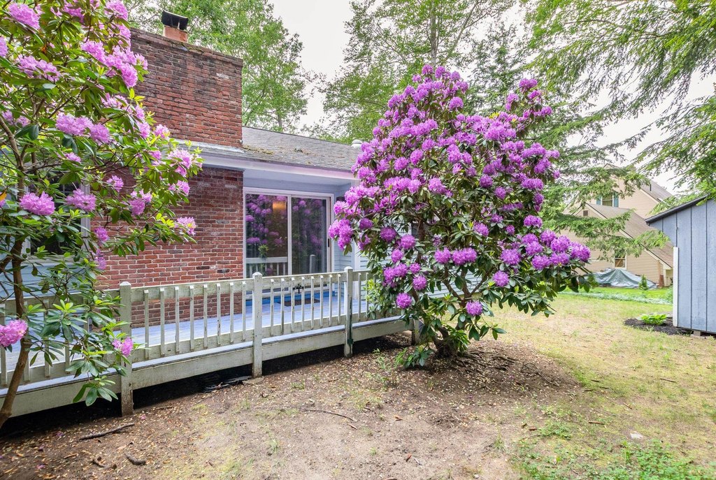 Laconia, New Hampshire, 03246, United States, 3 Bedrooms Bedrooms, ,2.5 BathroomsBathrooms,Residential,Forsale,1968469