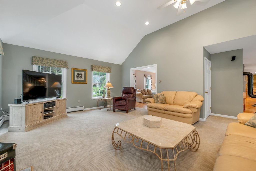 Gilford, New Hampshire, 03249, United States, 4 Bedrooms Bedrooms, ,3.5 BathroomsBathrooms,Residential,Forsale,1893887