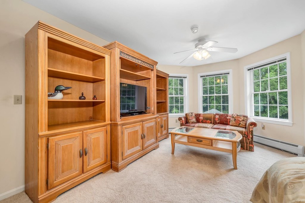 Gilford, New Hampshire, 03249, United States, 4 Bedrooms Bedrooms, ,3.5 BathroomsBathrooms,Residential,Forsale,1893887