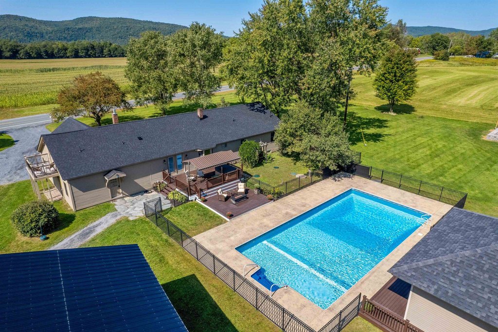 Lyme, New Hampshire, 03768, United States, 4 Bedrooms Bedrooms, ,3.5 BathroomsBathrooms,Residential,Forsale,1999511