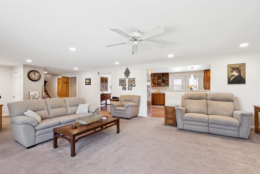 Lyme, New Hampshire, 03768, United States, 4 Bedrooms Bedrooms, ,3.5 BathroomsBathrooms,Residential,Forsale,1999511