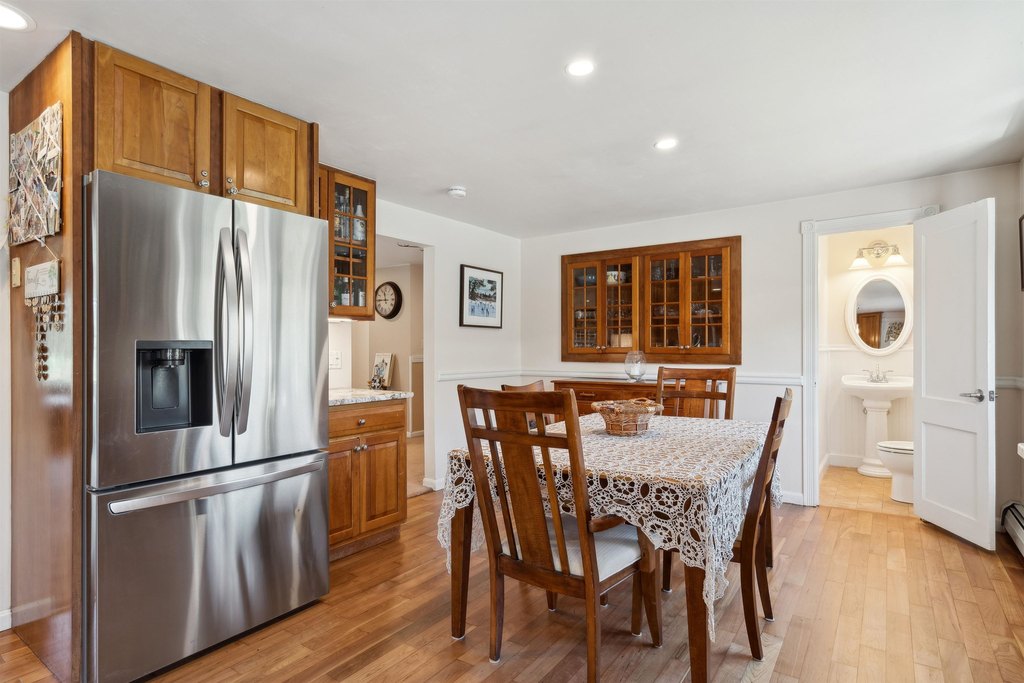 Lyme, New Hampshire, 03768, United States, 4 Bedrooms Bedrooms, ,3.5 BathroomsBathrooms,Residential,Forsale,1999511