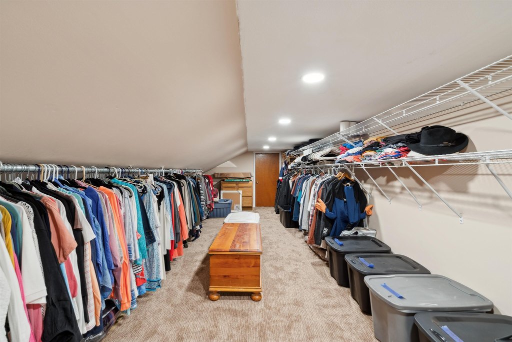 Lyme, New Hampshire, 03768, United States, 4 Bedrooms Bedrooms, ,3.5 BathroomsBathrooms,Residential,Forsale,1999511