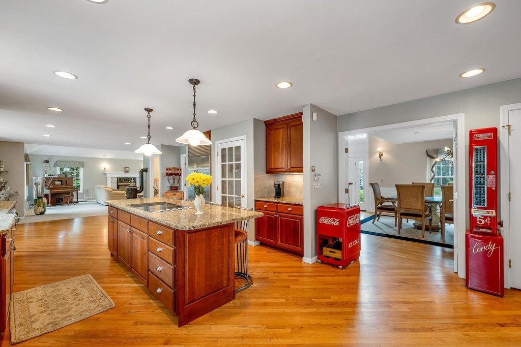 Gilford, New Hampshire, 03249, United States, 4 Bedrooms Bedrooms, ,3.5 BathroomsBathrooms,Residential,Forsale,1893887