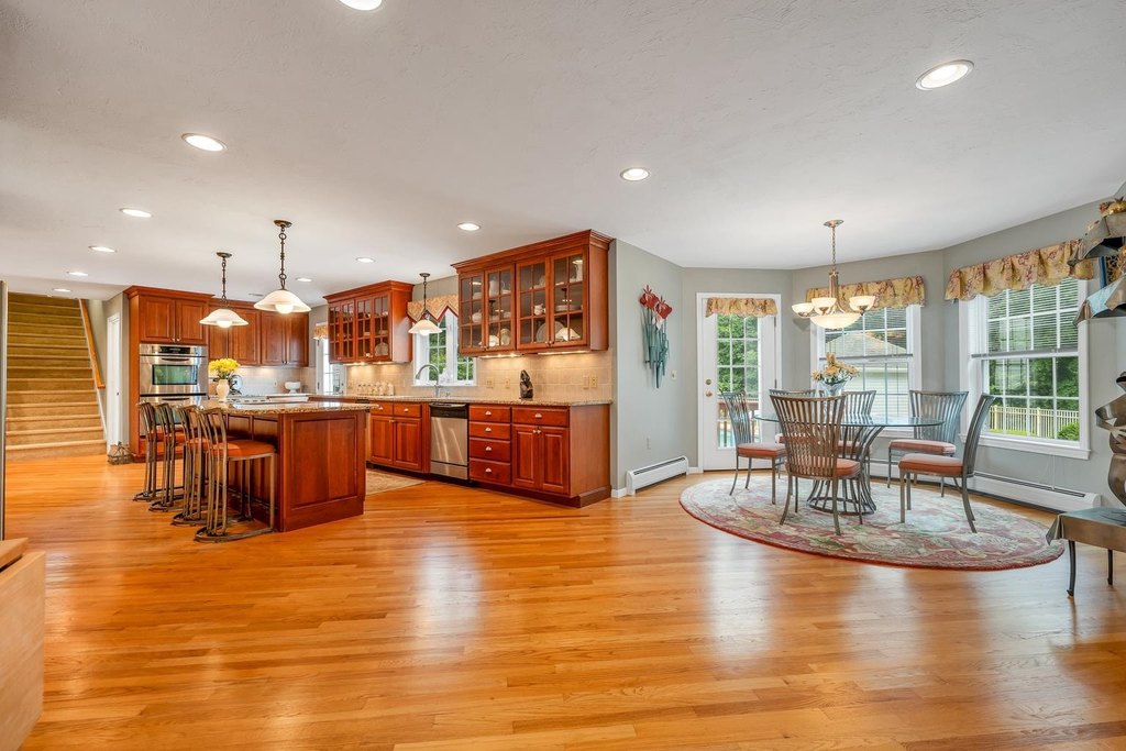 Gilford, New Hampshire, 03249, United States, 4 Bedrooms Bedrooms, ,3.5 BathroomsBathrooms,Residential,Forsale,1893887