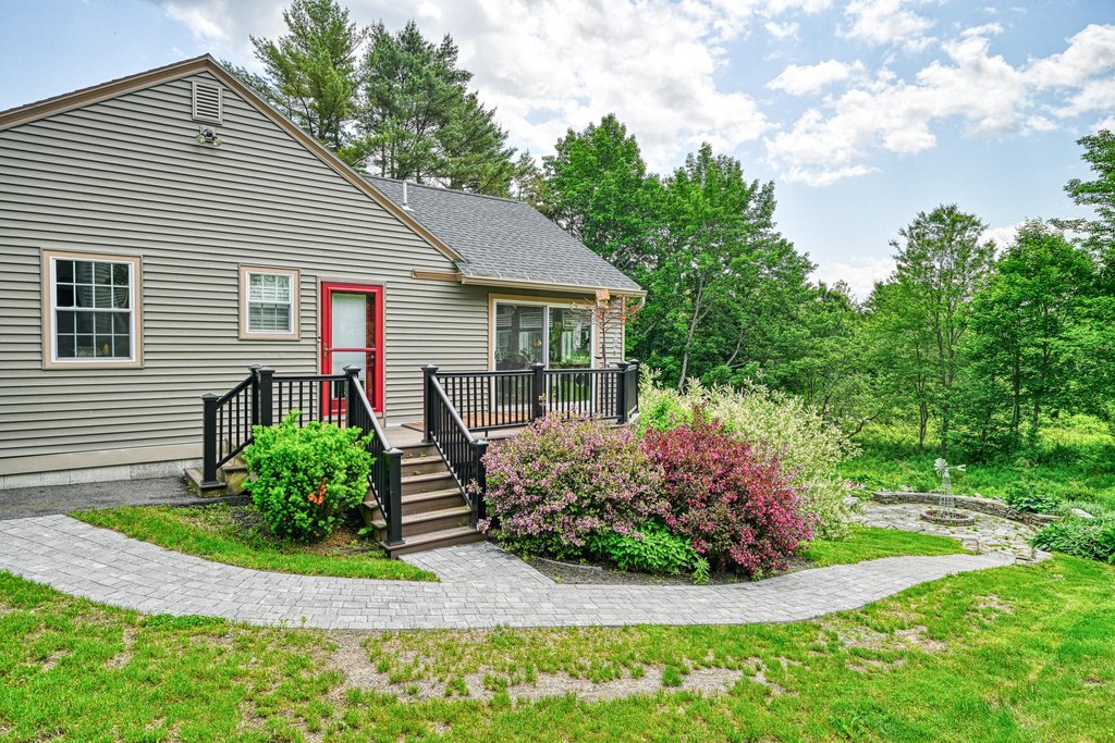 Hallowell, Maine, 04347, United States, 3 Bedrooms Bedrooms, ,2.5 BathroomsBathrooms,Residential,Forsale,1952905