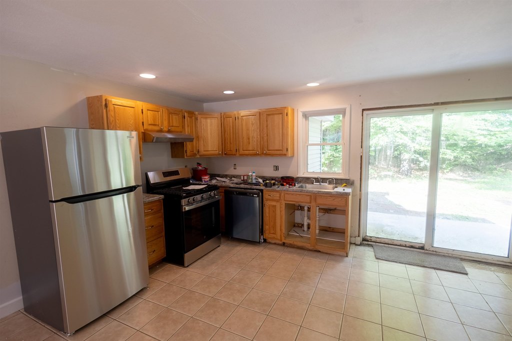 Tamworth, New Hampshire, 03886, United States, 13 Bedrooms Bedrooms, ,12 BathroomsBathrooms,Residential,Forsale,1968468