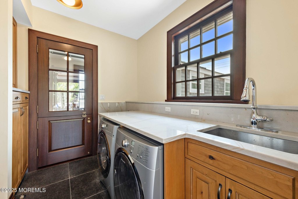 Bay Head, New Jersey, 08742, United States, 9 Bedrooms Bedrooms, ,6.5 BathroomsBathrooms,Residential,Forsale,1884505