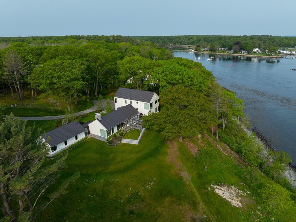 York, Maine, 03909, United States, 4 Bedrooms Bedrooms, ,3 BathroomsBathrooms,Residential,Forsale,1933927