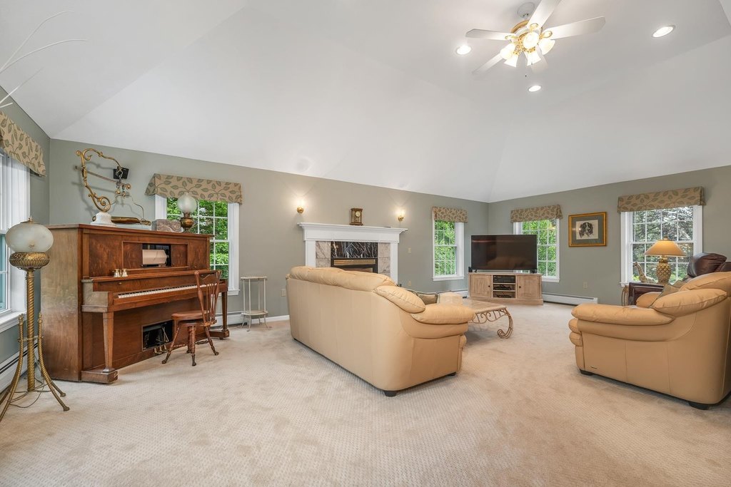 Gilford, New Hampshire, 03249, United States, 4 Bedrooms Bedrooms, ,3.5 BathroomsBathrooms,Residential,Forsale,1893887