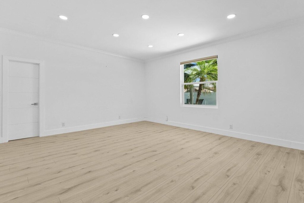 Lighthouse Point, Florida, 33064, United States, 4 Bedrooms Bedrooms, ,3 BathroomsBathrooms,Residential,Forsale,1886542