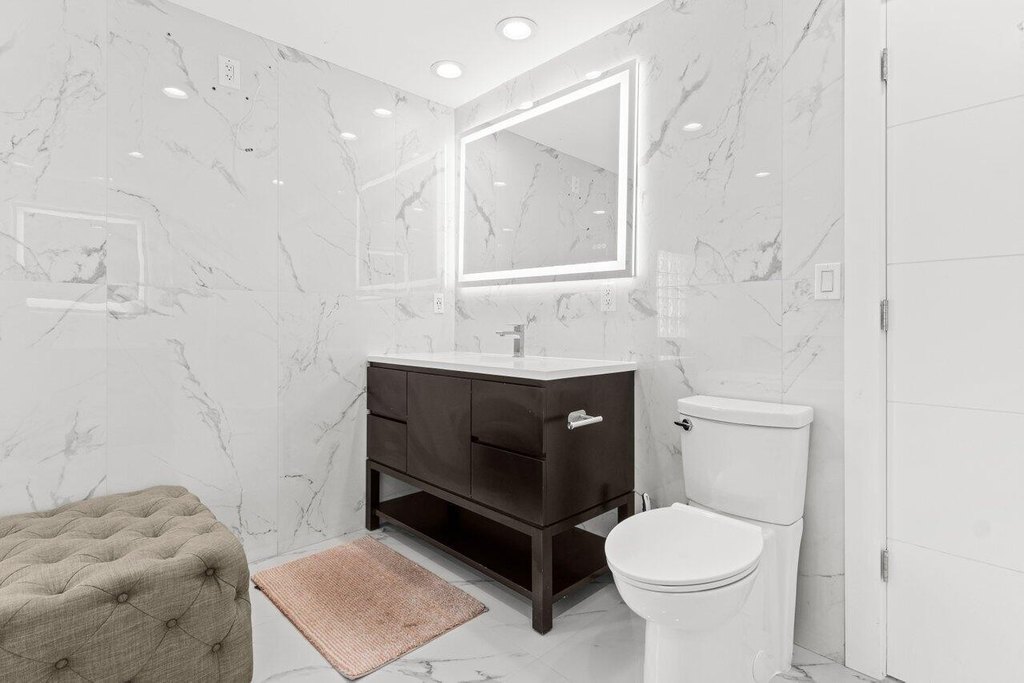 Lighthouse Point, Florida, 33064, United States, 4 Bedrooms Bedrooms, ,3 BathroomsBathrooms,Residential,Forsale,1886542