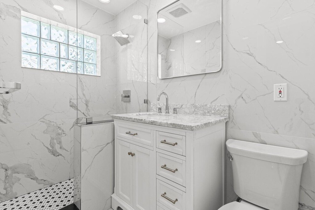 Lighthouse Point, Florida, 33064, United States, 4 Bedrooms Bedrooms, ,3 BathroomsBathrooms,Residential,Forsale,1886542