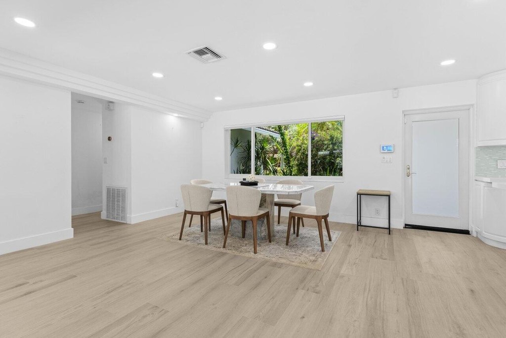 Lighthouse Point, Florida, 33064, United States, 4 Bedrooms Bedrooms, ,3 BathroomsBathrooms,Residential,Forsale,1886542