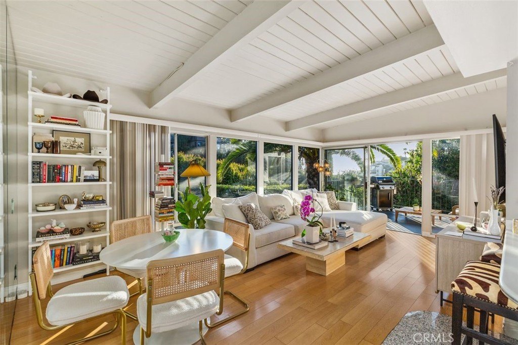 Corona del Mar, California, 92625, United States, 5 Bedrooms Bedrooms, ,5 BathroomsBathrooms,Residential,Forsale,1884157