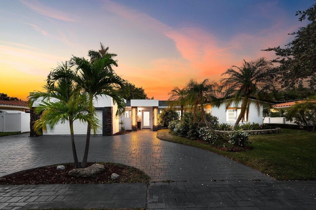 Lighthouse Point, Florida, 33064, United States, 4 Bedrooms Bedrooms, ,3 BathroomsBathrooms,Residential,Forsale,1886542