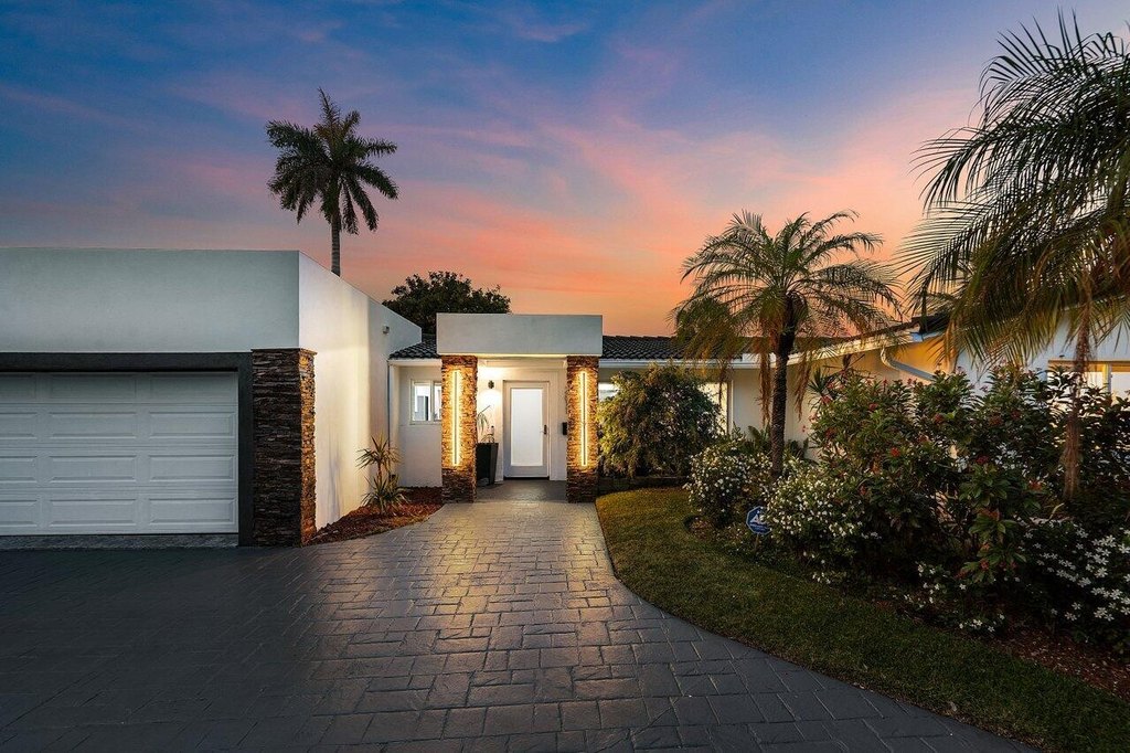 Lighthouse Point, Florida, 33064, United States, 4 Bedrooms Bedrooms, ,3 BathroomsBathrooms,Residential,Forsale,1886542