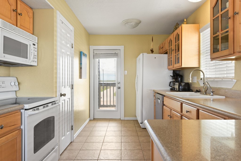 Surfside Beach, Texas, 77541, United States, 5 Bedrooms Bedrooms, ,3.5 BathroomsBathrooms,Residential,Forsale,1889082