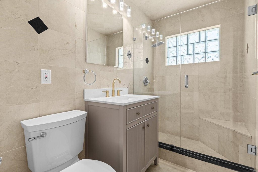 Lighthouse Point, Florida, 33064, United States, 4 Bedrooms Bedrooms, ,3 BathroomsBathrooms,Residential,Forsale,1886542