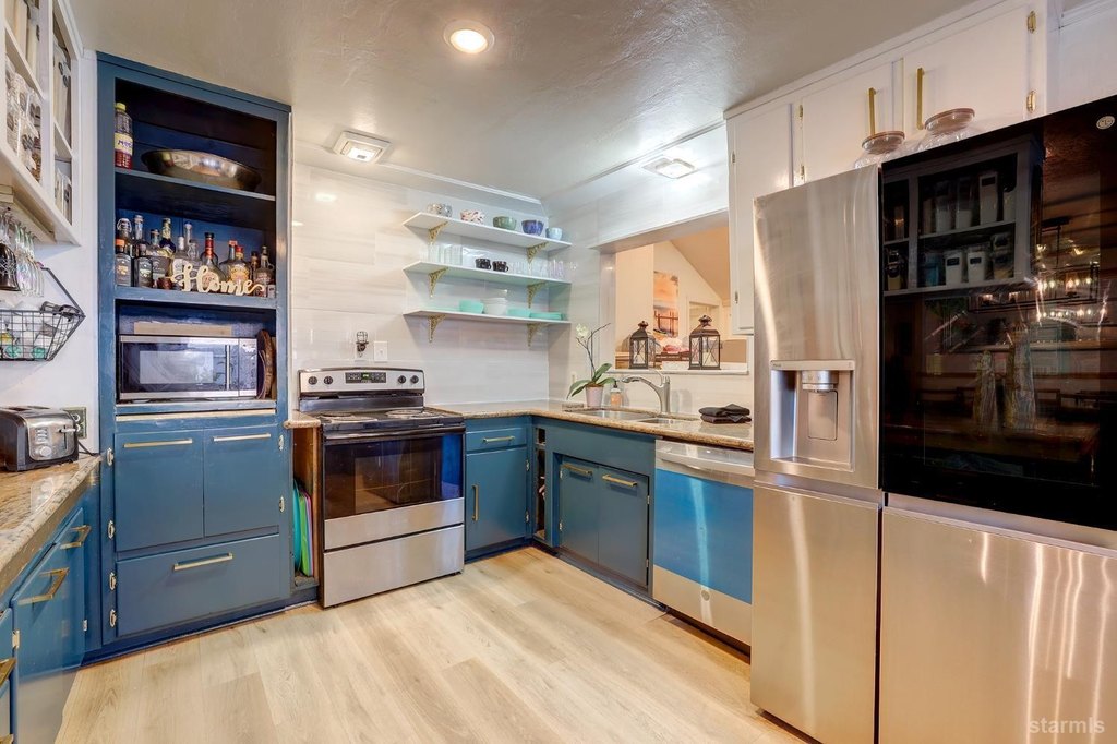 South Lake Tahoe, California, 96150, United States, 4 Bedrooms Bedrooms, ,3 BathroomsBathrooms,Residential,Forsale,1920147