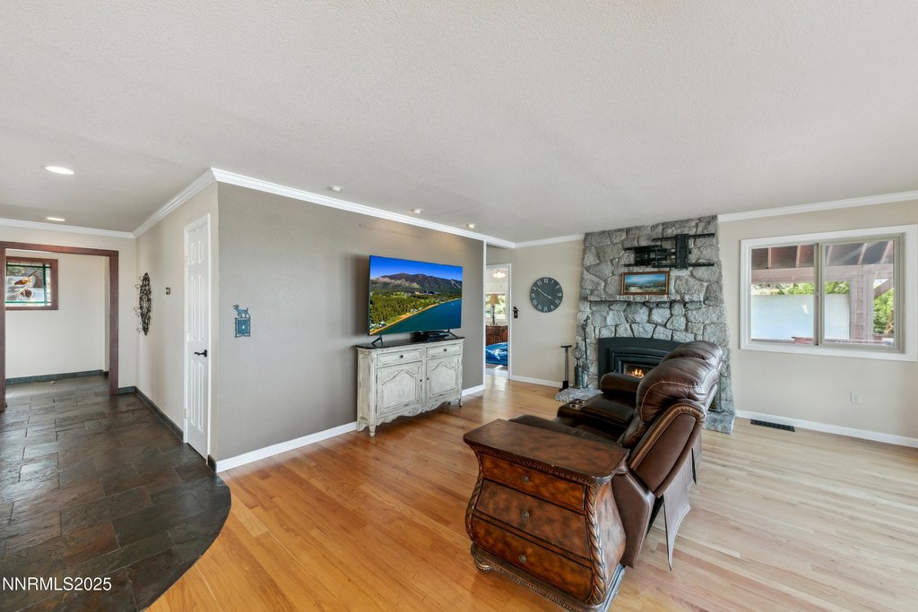 Gardnerville, Nevada, 89460, United States, 3 Bedrooms Bedrooms, ,2.5 BathroomsBathrooms,Residential,Forsale,1946016