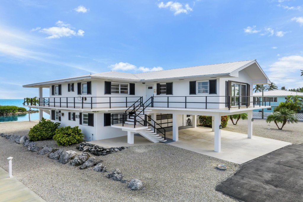 MARATHON, Florida, 33050, United States, 4 Bedrooms Bedrooms, ,3 BathroomsBathrooms,Residential,Forsale,1884620