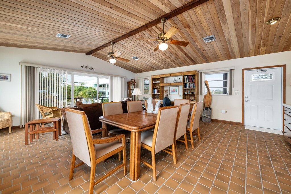 MARATHON, Florida, 33050, United States, 4 Bedrooms Bedrooms, ,3 BathroomsBathrooms,Residential,Forsale,1884620