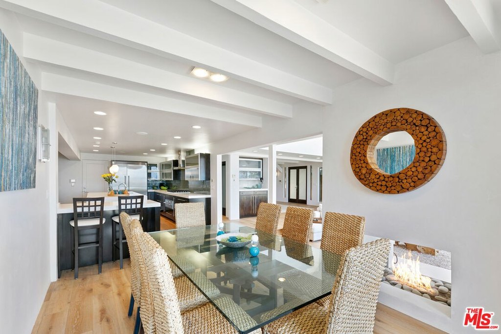 Malibu, California, 90265, United States, 3 Bedrooms Bedrooms, ,4 BathroomsBathrooms,Residential,Forsale,2009628