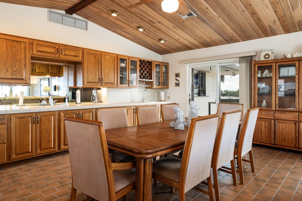 MARATHON, Florida, 33050, United States, 4 Bedrooms Bedrooms, ,3 BathroomsBathrooms,Residential,Forsale,1884620
