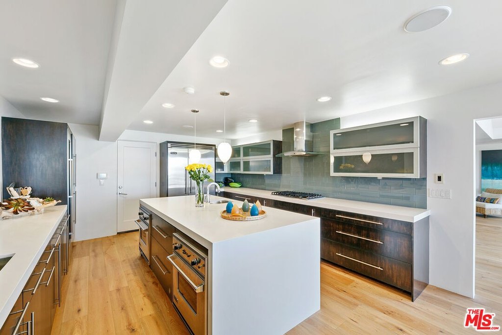 Malibu, California, 90265, United States, 3 Bedrooms Bedrooms, ,4 BathroomsBathrooms,Residential,Forsale,2009628