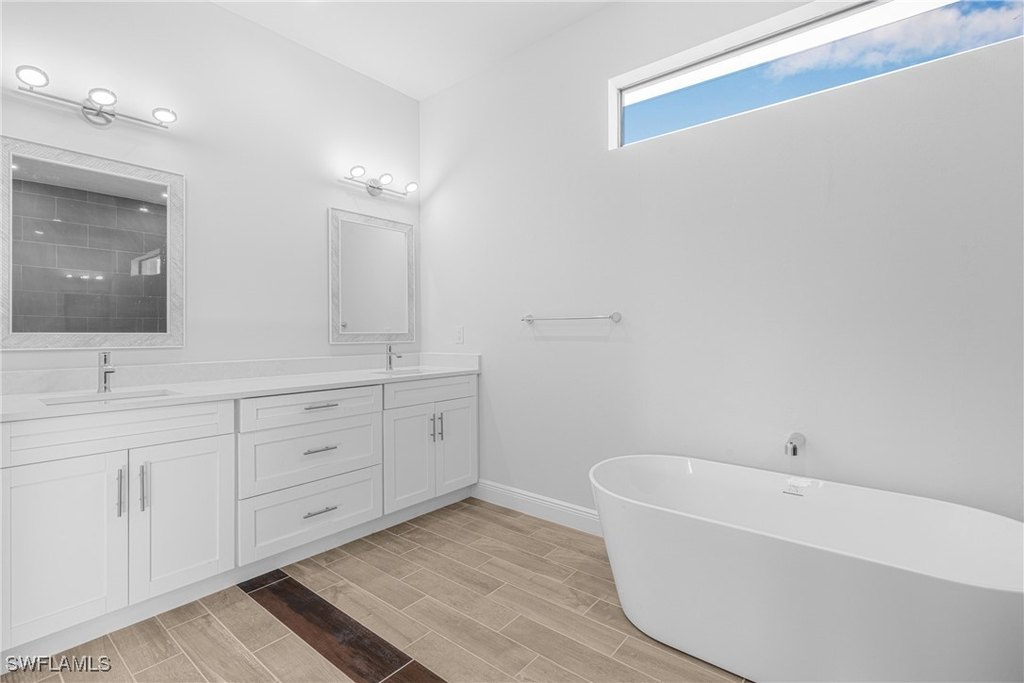 Cape Coral, Florida, 33993, United States, 3 Bedrooms Bedrooms, ,3 BathroomsBathrooms,Residential,Forsale,1995022