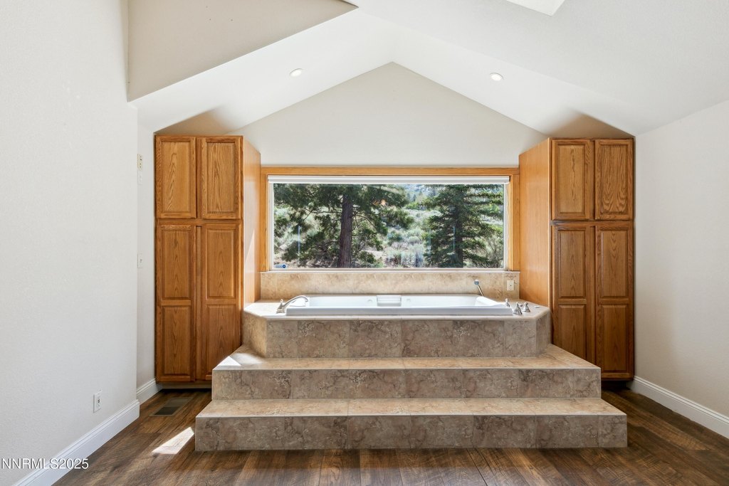 Gardnerville, Nevada, 89460, United States, 3 Bedrooms Bedrooms, ,2.5 BathroomsBathrooms,Residential,Forsale,1946016