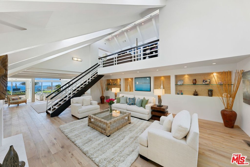 Malibu, California, 90265, United States, 3 Bedrooms Bedrooms, ,4 BathroomsBathrooms,Residential,Forsale,2009628