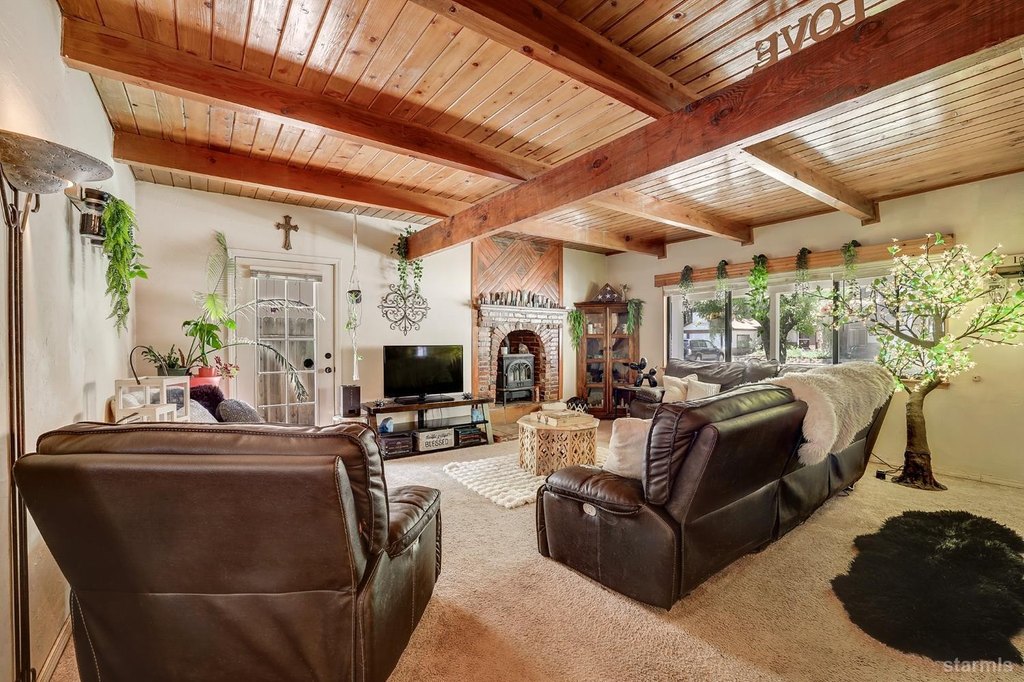 South Lake Tahoe, California, 96150, United States, 4 Bedrooms Bedrooms, ,3 BathroomsBathrooms,Residential,Forsale,1920147