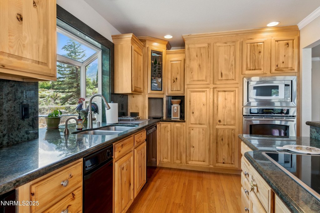 Gardnerville, Nevada, 89460, United States, 3 Bedrooms Bedrooms, ,2.5 BathroomsBathrooms,Residential,Forsale,1946016