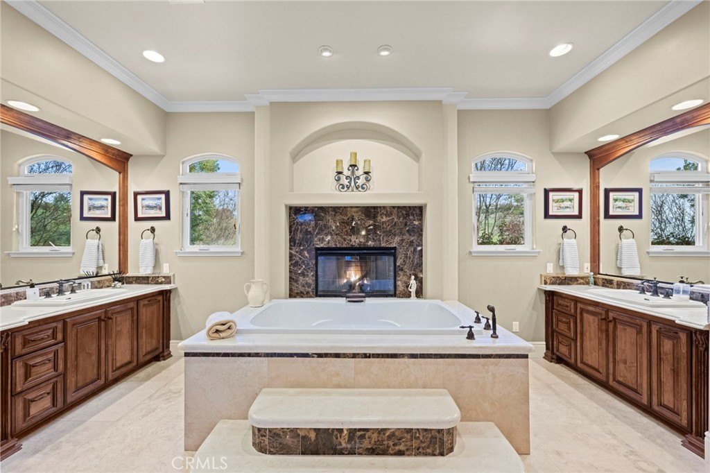Murrieta, California, 92562, United States, 6 Bedrooms Bedrooms, ,5 BathroomsBathrooms,Residential,Forsale,1953040