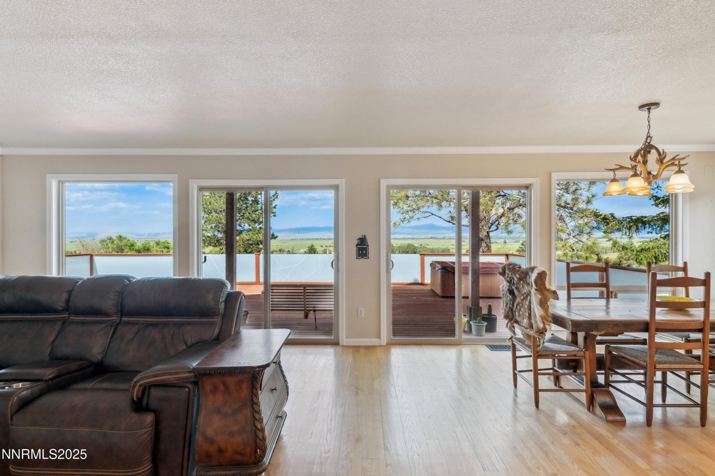 Gardnerville, Nevada, 89460, United States, 3 Bedrooms Bedrooms, ,2.5 BathroomsBathrooms,Residential,Forsale,1946016