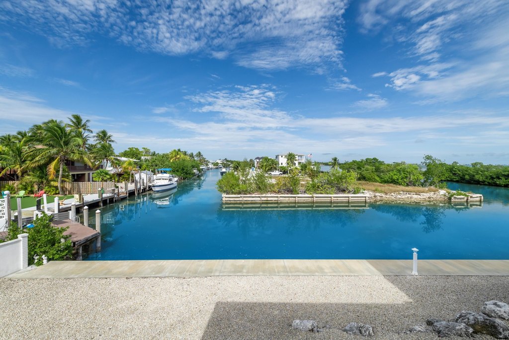 MARATHON, Florida, 33050, United States, 4 Bedrooms Bedrooms, ,3 BathroomsBathrooms,Residential,Forsale,1884620