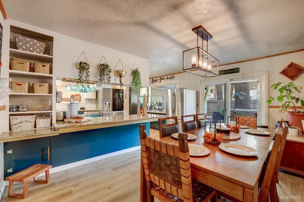 South Lake Tahoe, California, 96150, United States, 4 Bedrooms Bedrooms, ,3 BathroomsBathrooms,Residential,Forsale,1920147