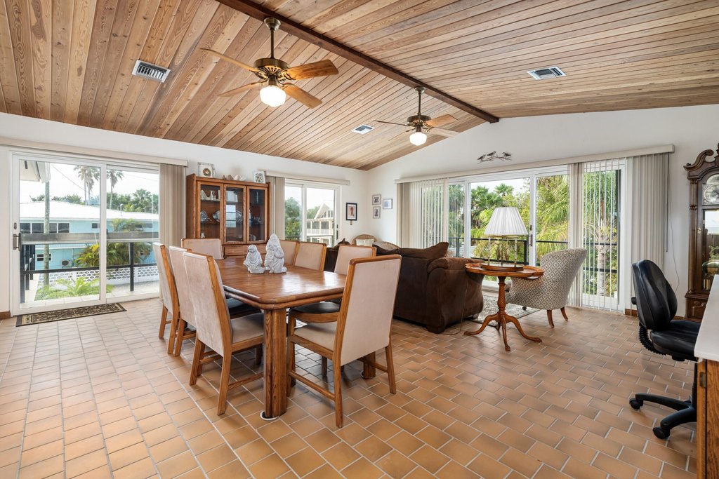 MARATHON, Florida, 33050, United States, 4 Bedrooms Bedrooms, ,3 BathroomsBathrooms,Residential,Forsale,1884620