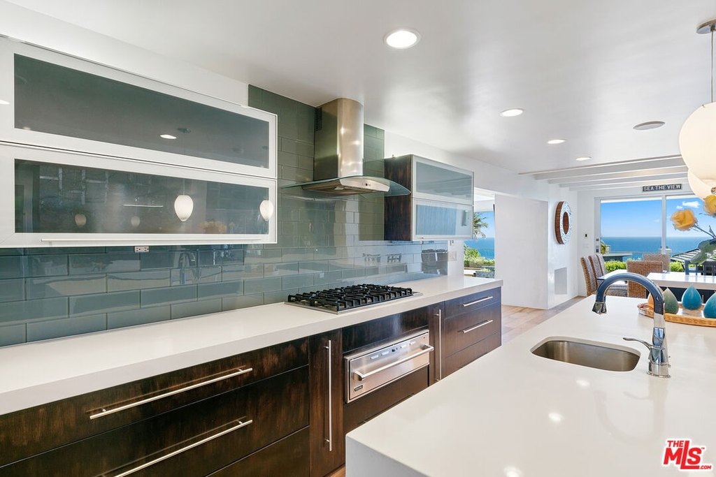 Malibu, California, 90265, United States, 3 Bedrooms Bedrooms, ,4 BathroomsBathrooms,Residential,Forsale,2009628