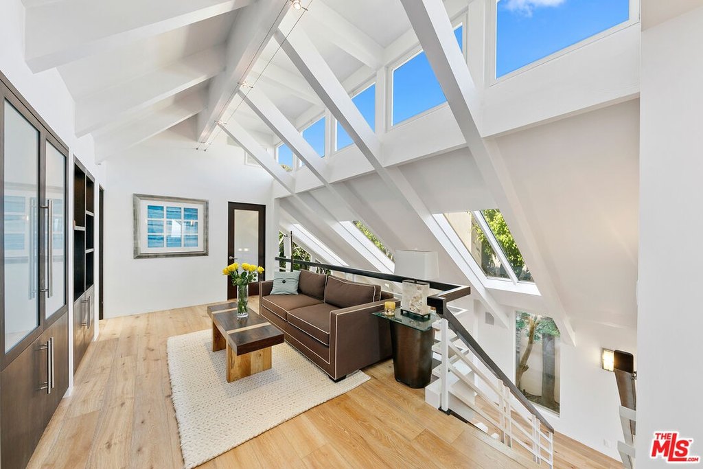 Malibu, California, 90265, United States, 3 Bedrooms Bedrooms, ,4 BathroomsBathrooms,Residential,Forsale,2009628