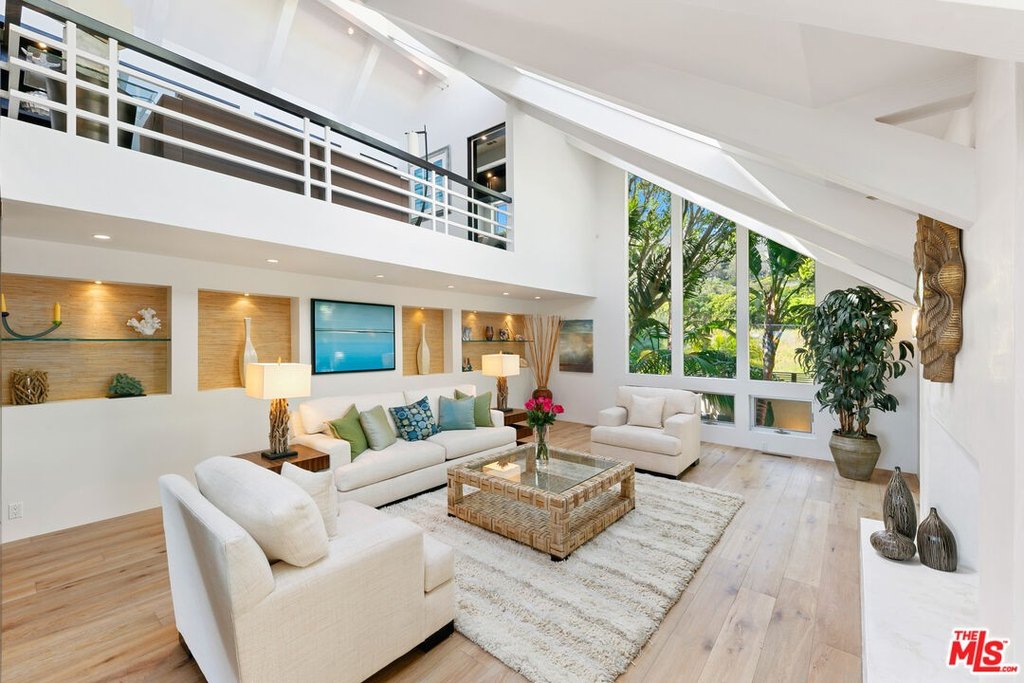 Malibu, California, 90265, United States, 3 Bedrooms Bedrooms, ,4 BathroomsBathrooms,Residential,Forsale,2009628