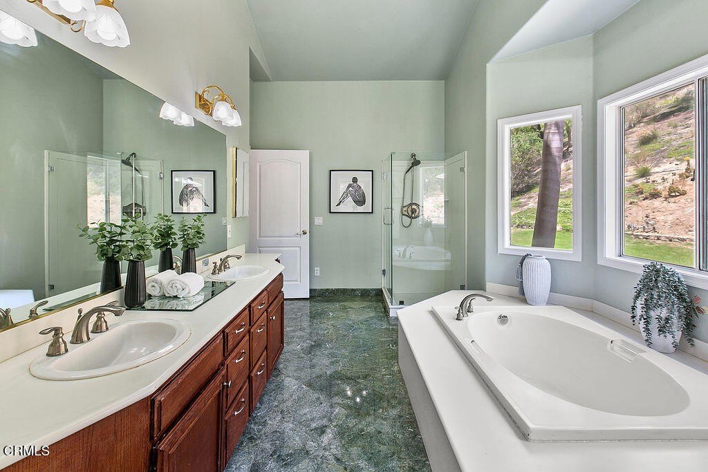 Camarillo, California, 93012, United States, 4 Bedrooms Bedrooms, ,3.5 BathroomsBathrooms,Residential,Forsale,1941421