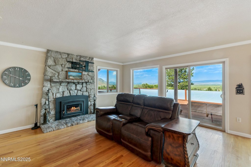 Gardnerville, Nevada, 89460, United States, 3 Bedrooms Bedrooms, ,2.5 BathroomsBathrooms,Residential,Forsale,1946016