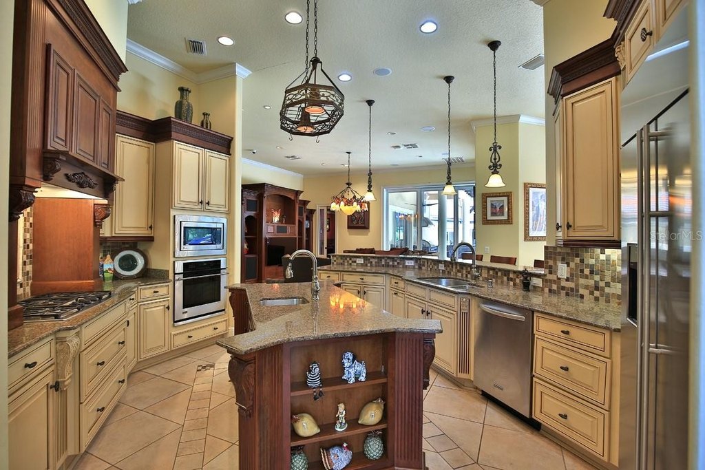 OCALA, Florida, 34480, United States, 4 Bedrooms Bedrooms, ,4 BathroomsBathrooms,Residential,Forsale,1886236