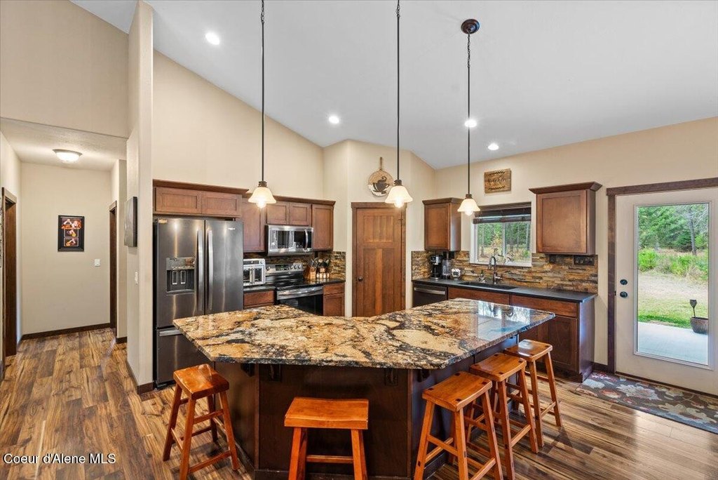 Athol, Idaho, 83801, United States, 5 Bedrooms Bedrooms, ,3 BathroomsBathrooms,Residential,Forsale,1913877