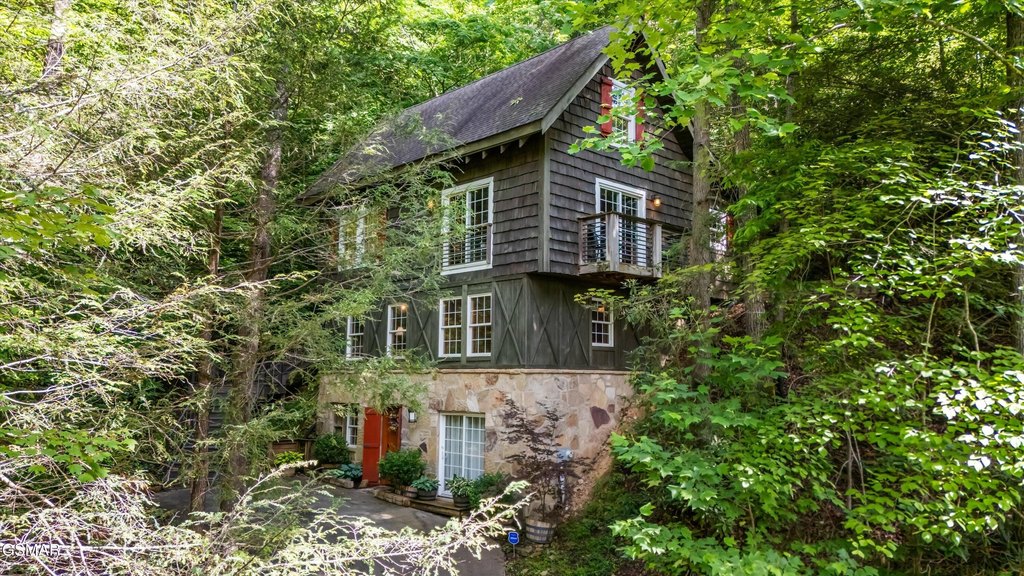 Gatlinburg, Tennessee, 37738, United States, 3 Bedrooms Bedrooms, ,2 BathroomsBathrooms,Residential,Forsale,1893798